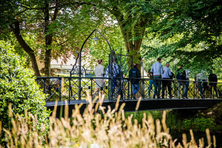 Dutch office bridge